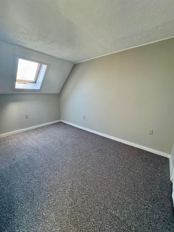 Building Photo - 834 Main St