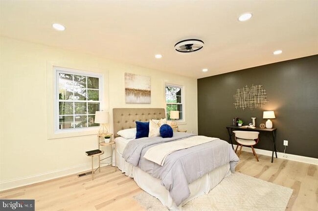 Building Photo - 4702 Forestdale Dr