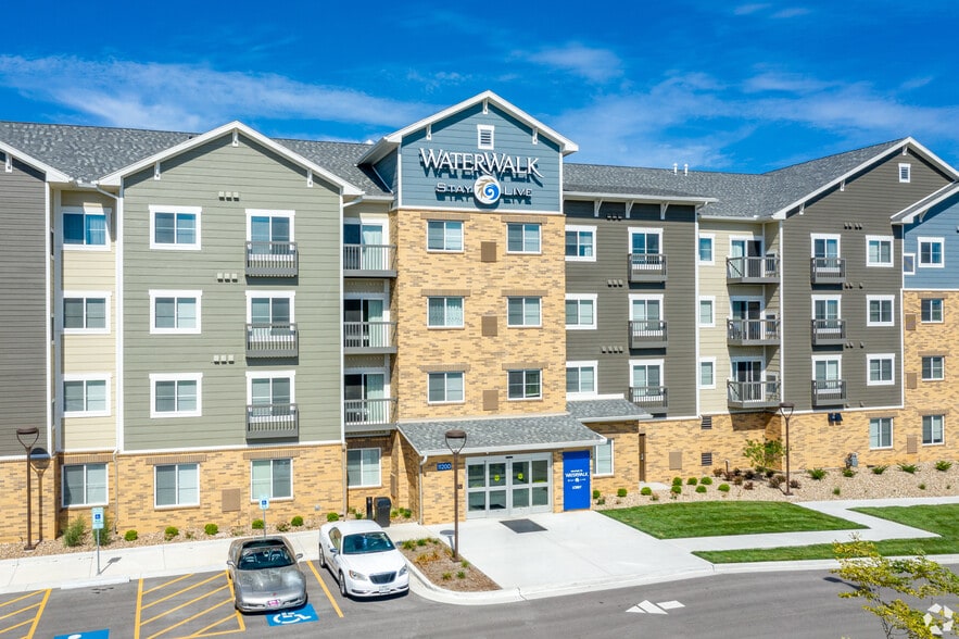 Building Photo - Waterwalk Kansas City - Overland Park