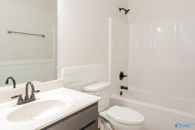 Building Photo - 115 Chapel Creek Dr