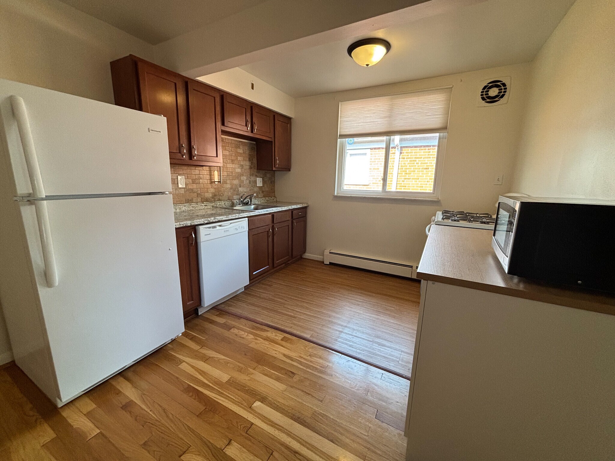 Kitchen - 3150 Schubert Ave