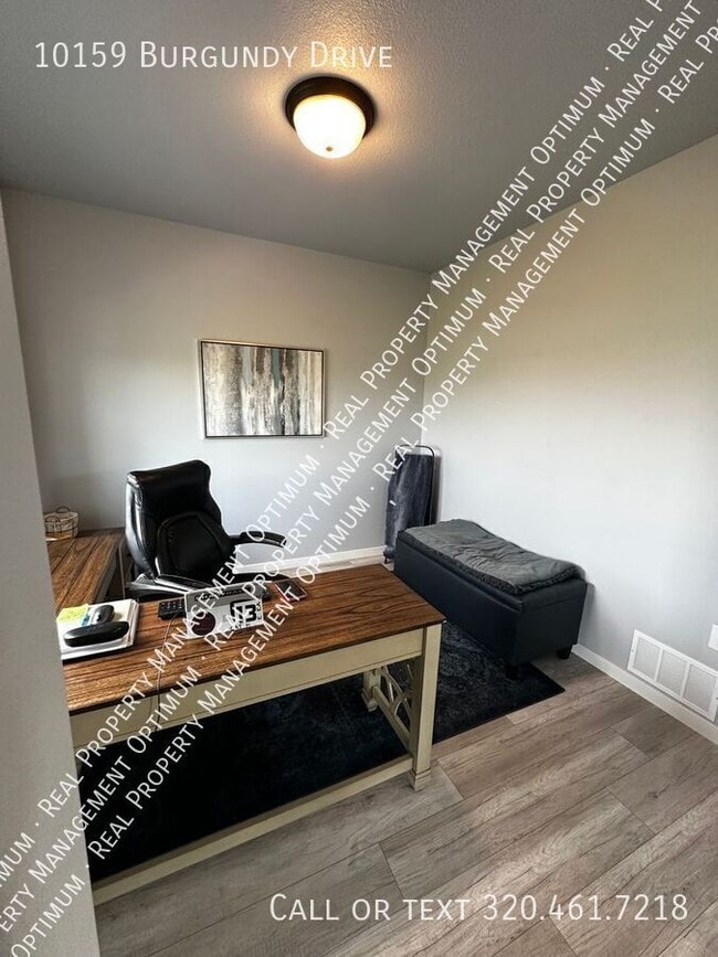Building Photo - 10159 Burgundy Dr