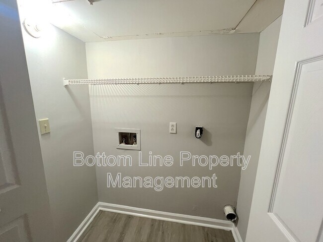 Building Photo - 1840 J Julian Ln