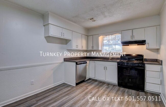 Building Photo - 8901 Tanya Dr