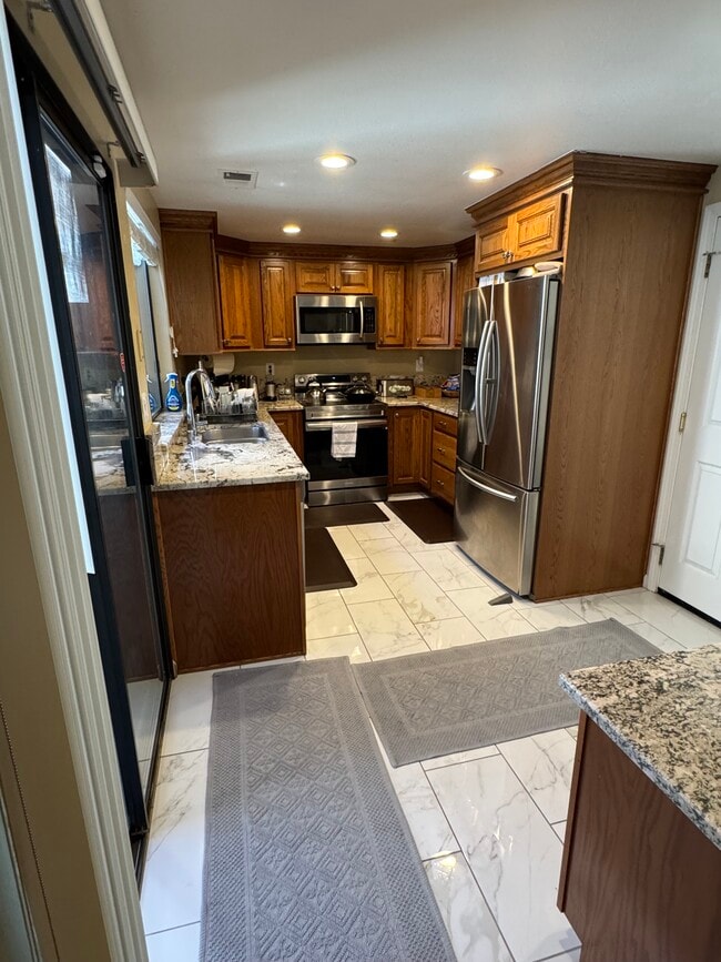 Building Photo - 295 Pimlico Dr