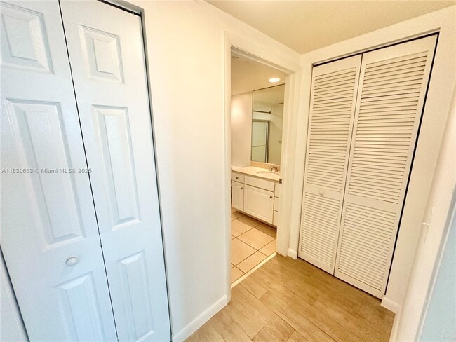 Building Photo - 2000 N Bayshore Dr