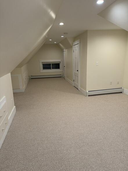 Building Photo - 705 Pine St