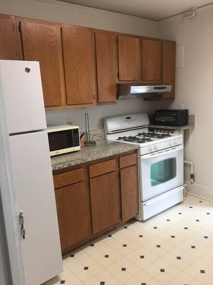 Building Photo - 204 Cornell St