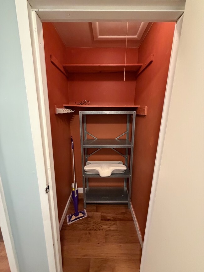 Building Photo - 4000 Gypsy Ln