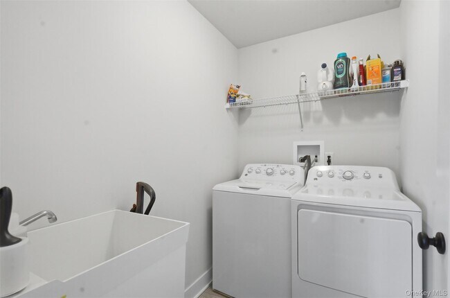 Building Photo - 108 Joyce Wy