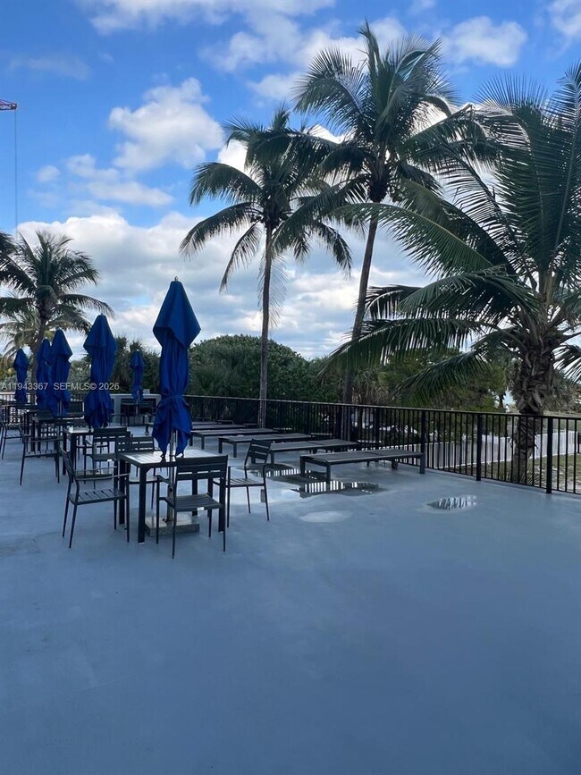 Building Photo - 9273 Collins Ave