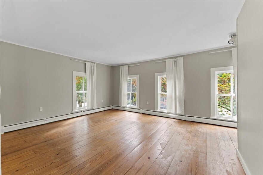 Building Photo - 53 White St