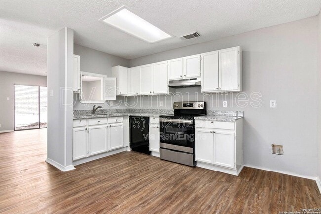 Building Photo - 9211 De Frene