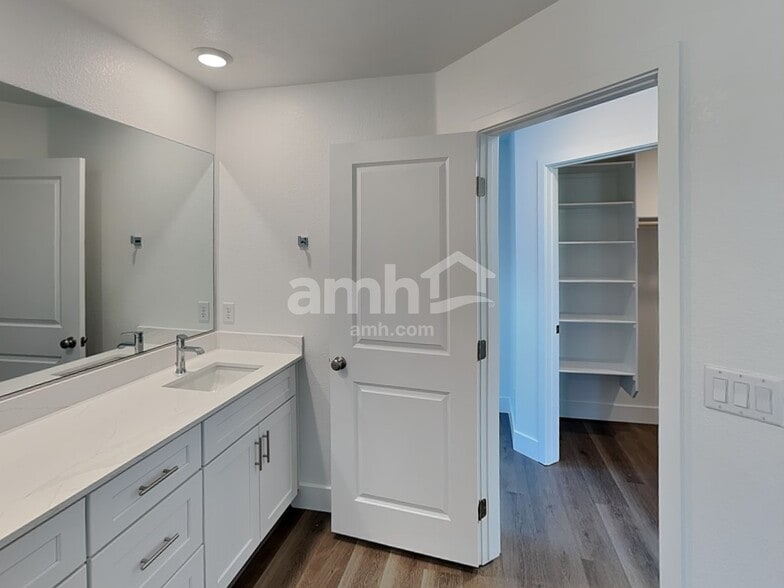 Building Photo - 5845 Casterly Rock St