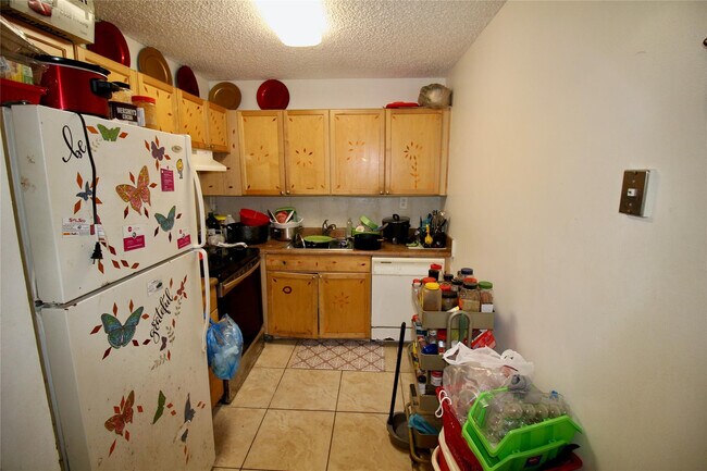 Building Photo - 316 Meadows Cir
