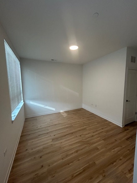 Building Photo - 4830 157th St