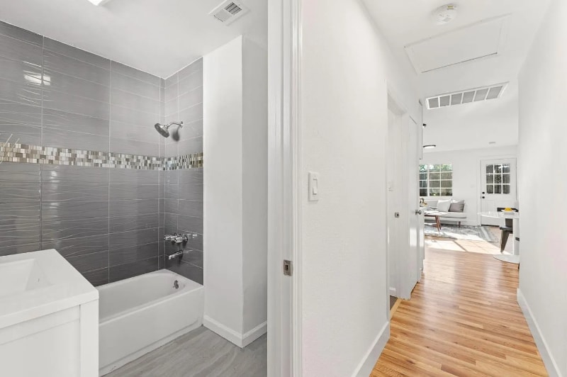 Building Photo - 2887 Fordham St