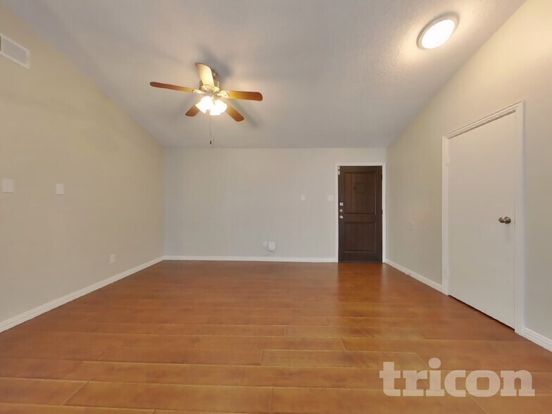 Building Photo - 1122 Heiden Ct