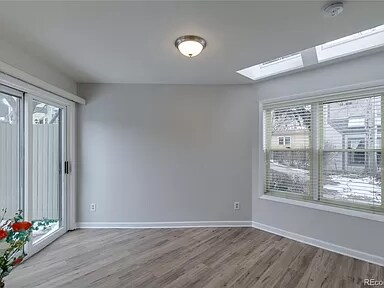 Building Photo - 542 Steele St