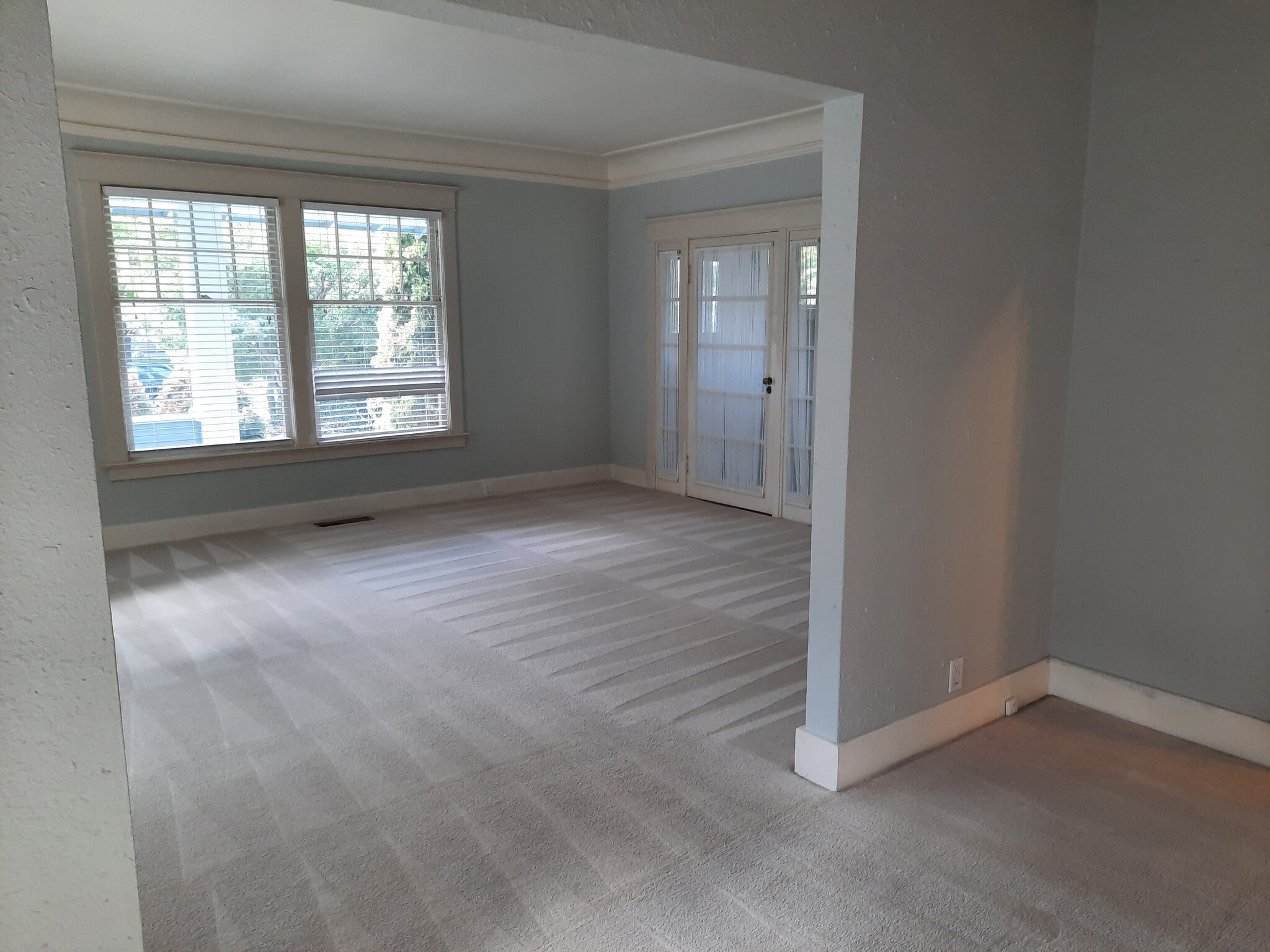 Building Photo - 145 S Franklin Ave