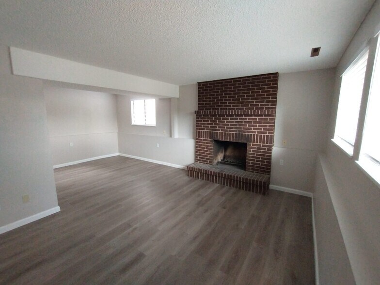 Family Room - 3275 Squaw Valley Dr