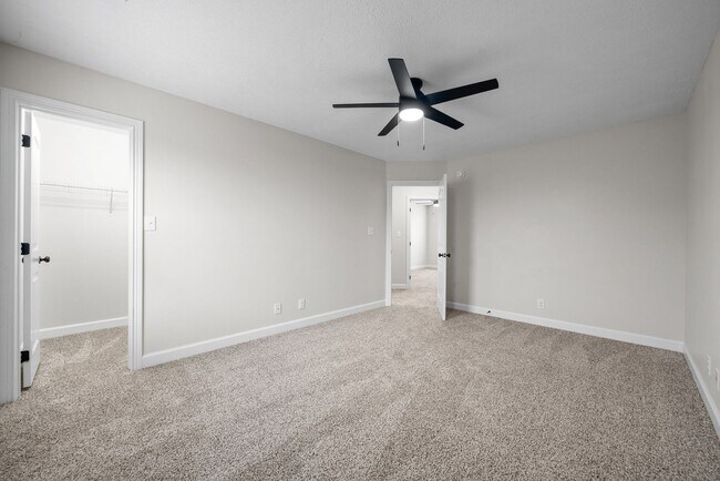Building Photo - Pet Friendly Four Bedroom!