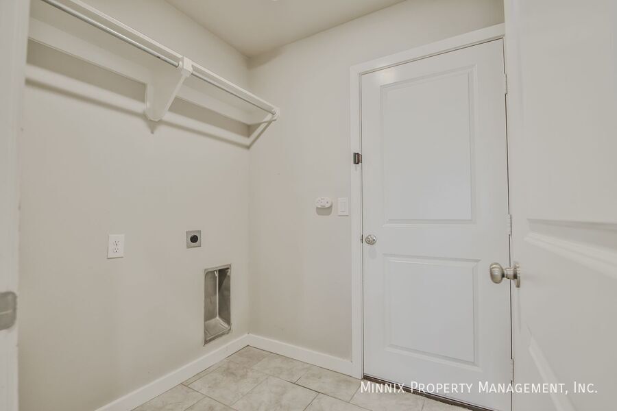 Building Photo - 13407 Ave. R-1(FS)