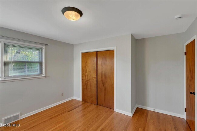 Building Photo - 1165 Cresse Ave