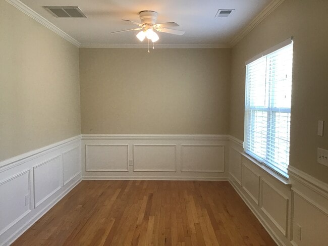 Building Photo - 1613 Deer Meadows Dr