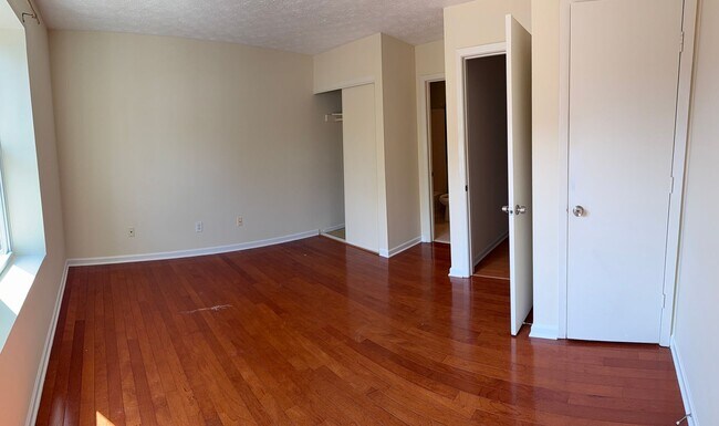 Building Photo - 2 Bed/2 Bath Townhouse in Norcross for Lease