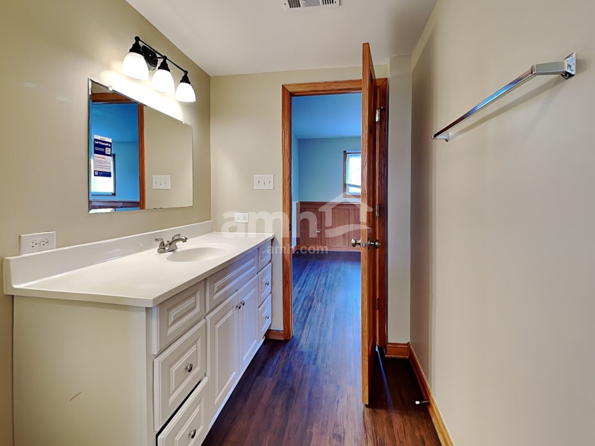 Building Photo - 2113 Cumberland Dr
