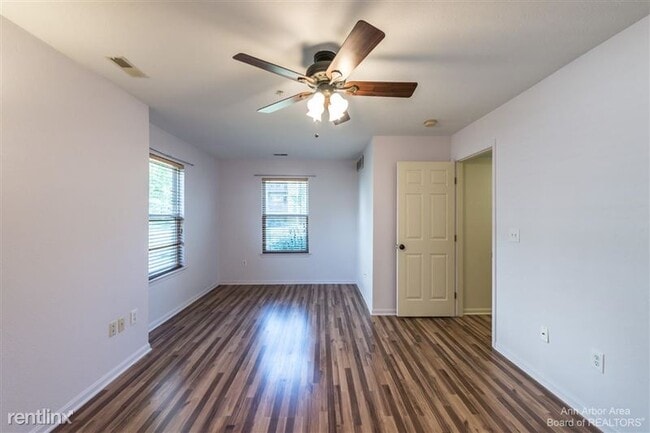 Building Photo - 1381 Millbrook Trail