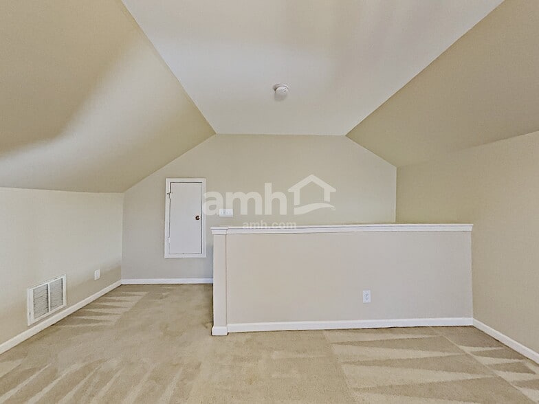 Building Photo - 1442 Saddle Brk