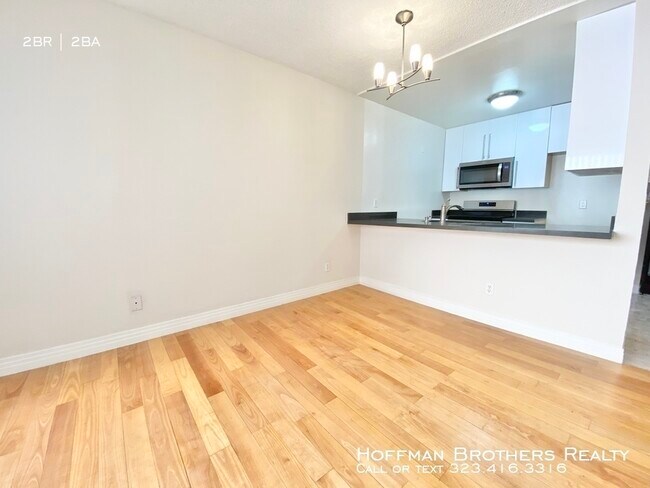 Building Photo - 415 S New Hampshire Ave Los Angeles CA 90020