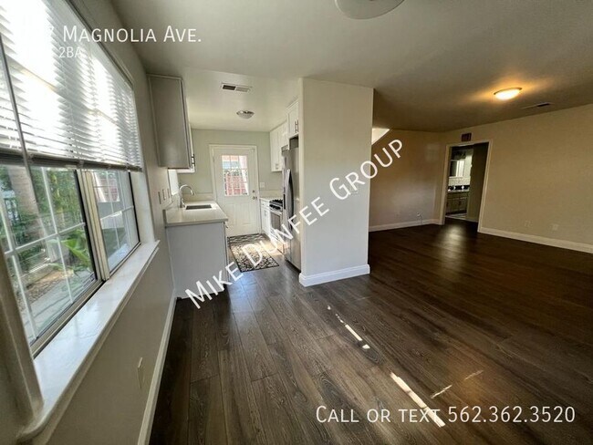 Building Photo - 727 Magnolia Ave