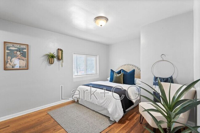 Building Photo - 579 S Osceola St