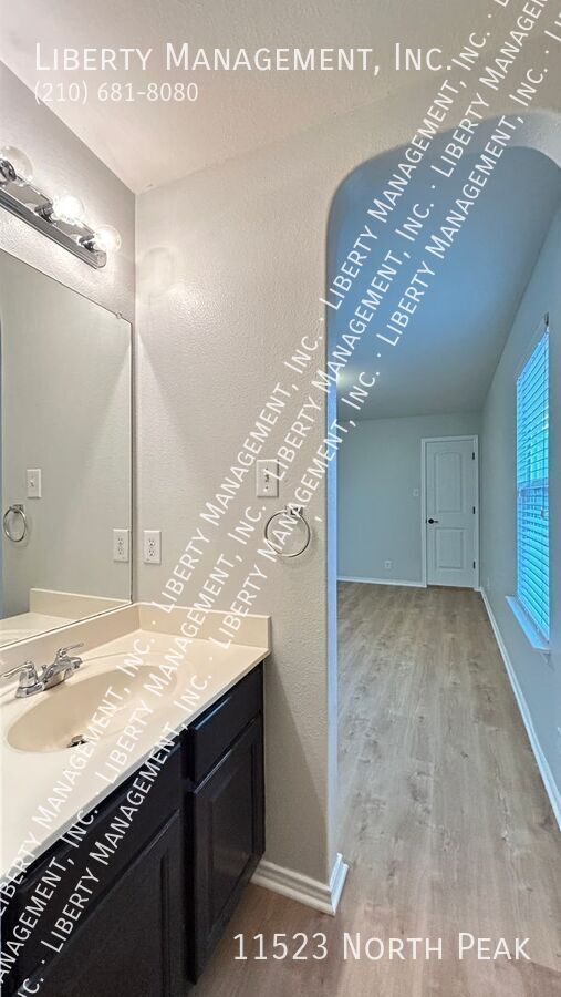 Building Photo - 11523 North Peak-