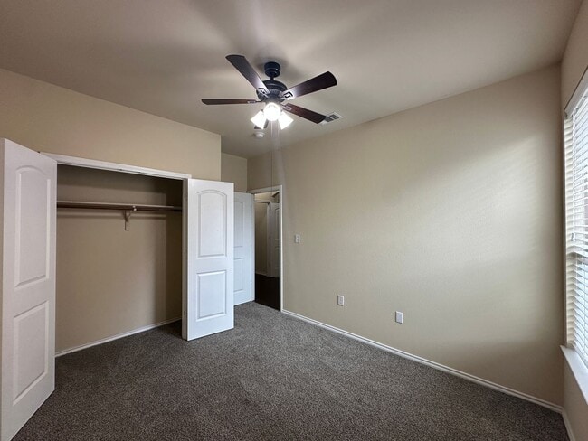 Building Photo - 304 Rosalie Dr