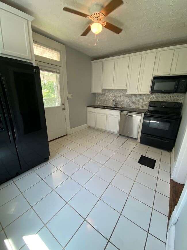 Building Photo - 337-339 Mithoff