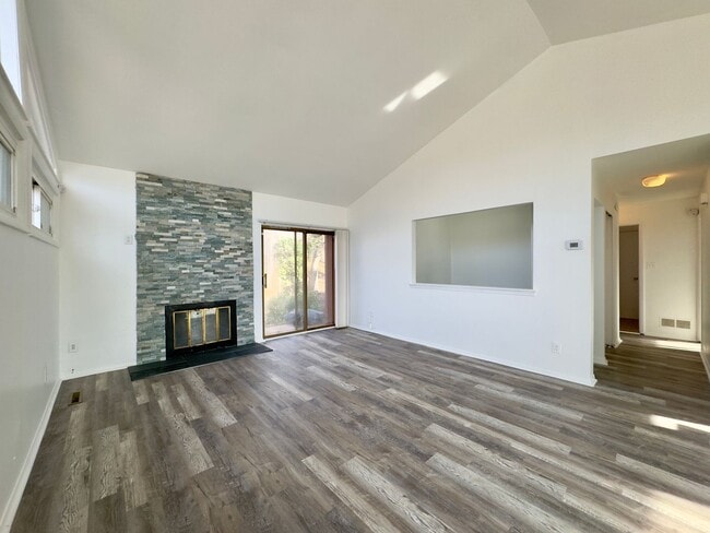 Building Photo - Charming 2 Bedroom/1.5 Bathroom Home in Randallstown, MD!