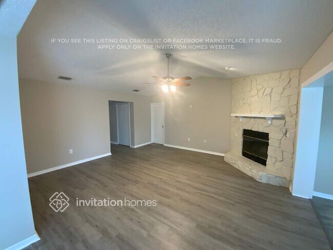 Building Photo - 7924 Honeysuckle Rose Ln