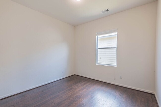 Building Photo - 1012 Blue Beech Ln