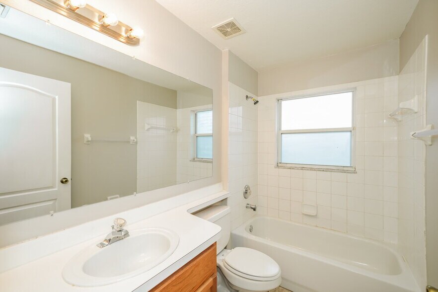 Building Photo - 22330 Yachtclub Terrace