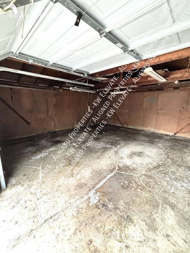 Building Photo - 4034 E 44th St