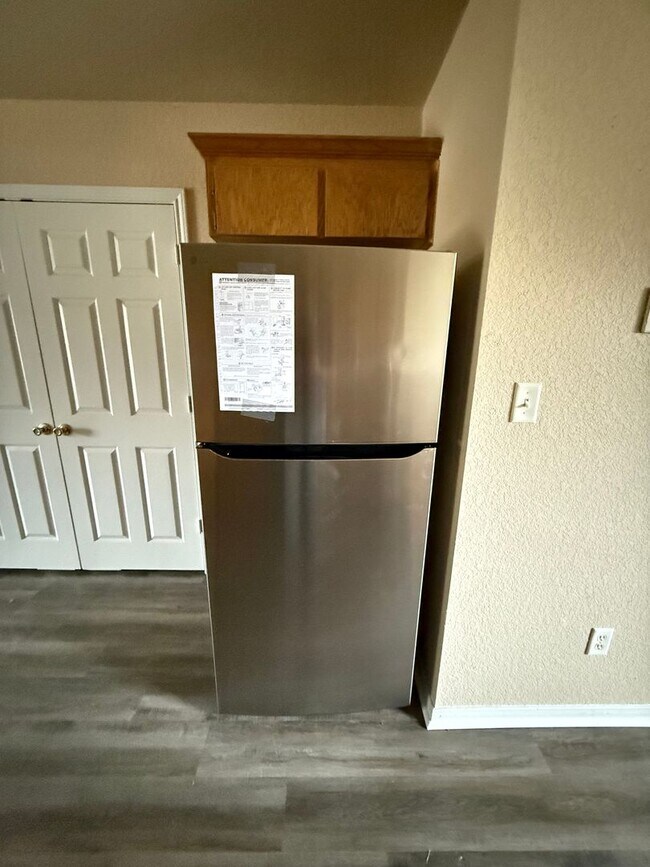 Building Photo - 212 Janelle Dr