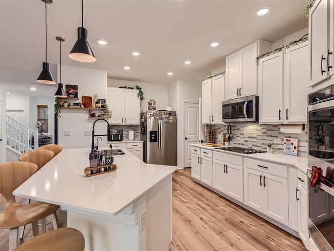 Building Photo - 6521 Carriage Pines Dr