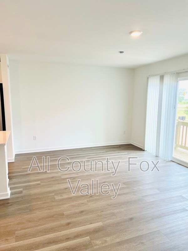 Building Photo - 879 Briar Gln Ct