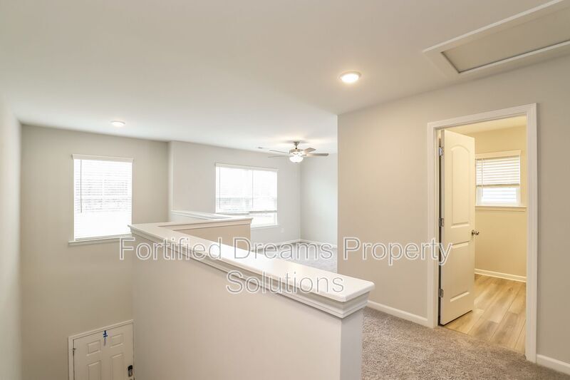 Building Photo - 5363 Roshni Terrace