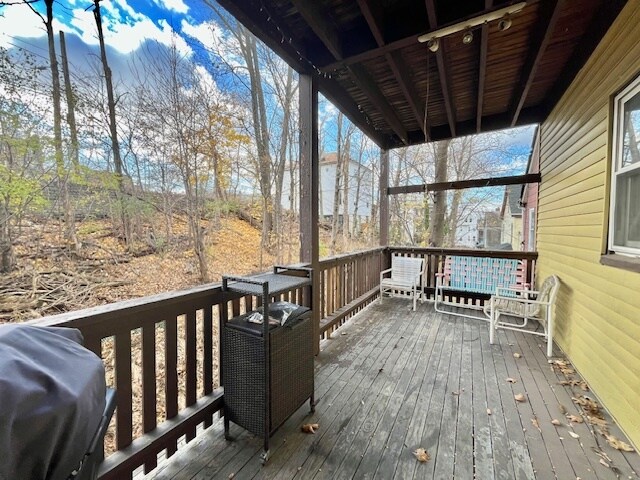 Building Photo - 8 Eldora St