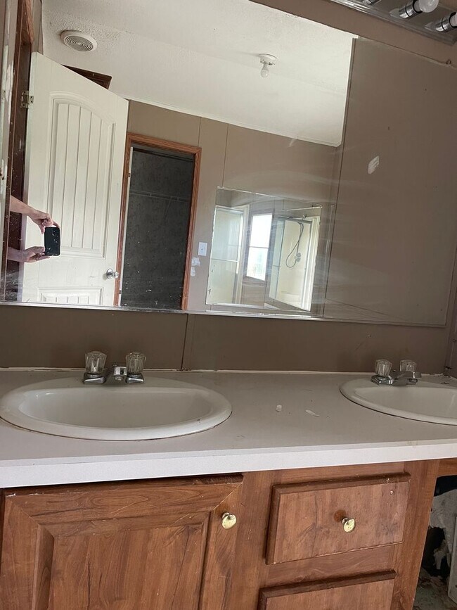 Building Photo - 3 Bed, 2 Bath, 1,280 sq ft singlewide mobi...